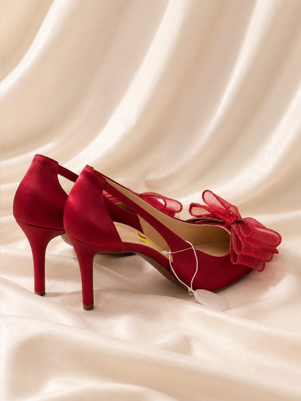 Jessica Simpson Coirah Red Satin Pumps with Statement Bow – Size 9 - Picture 4 of 16